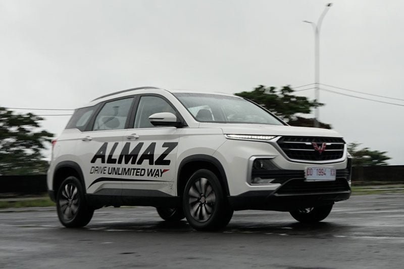 Wuling Almaz RS
