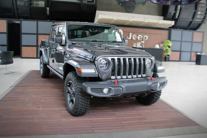 Jeep Gladiator terbaru di Indonesia