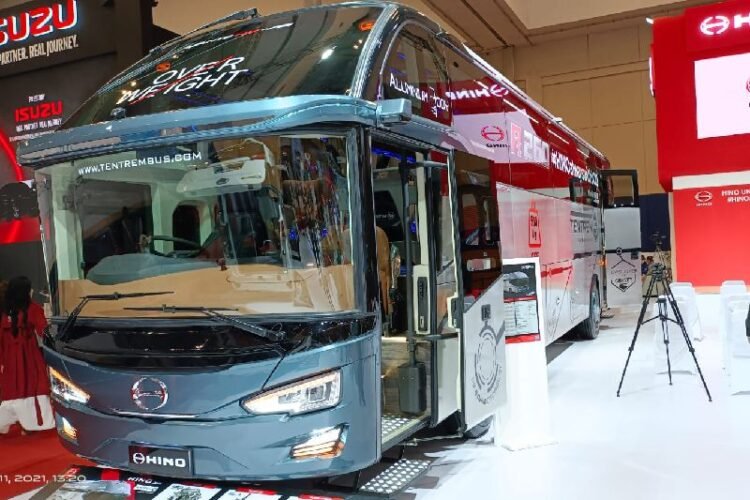 Hino Bus R260