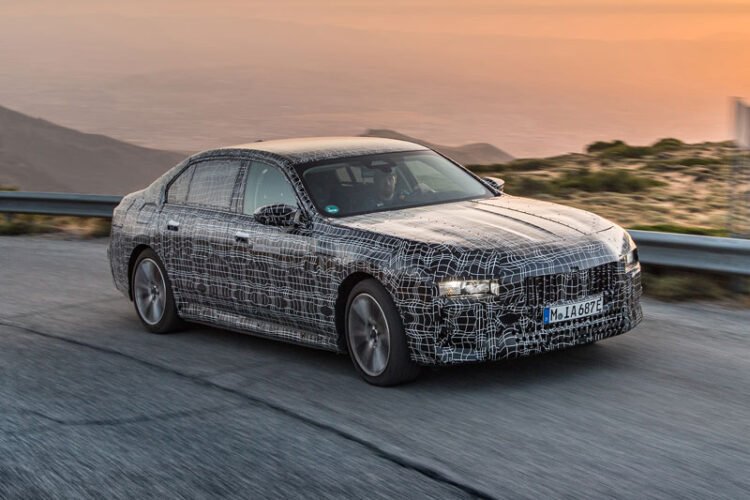 BMW i7