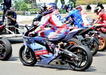 Bikin Bangga Indonesia, Enea Bastianini riding di Jakarta dan dilepas Jokowi
