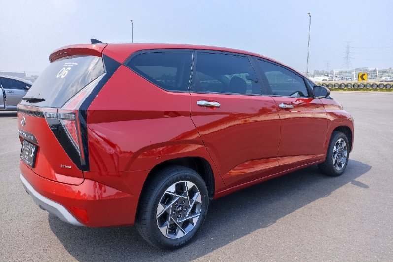 Test Drive Hyundai Stargazer