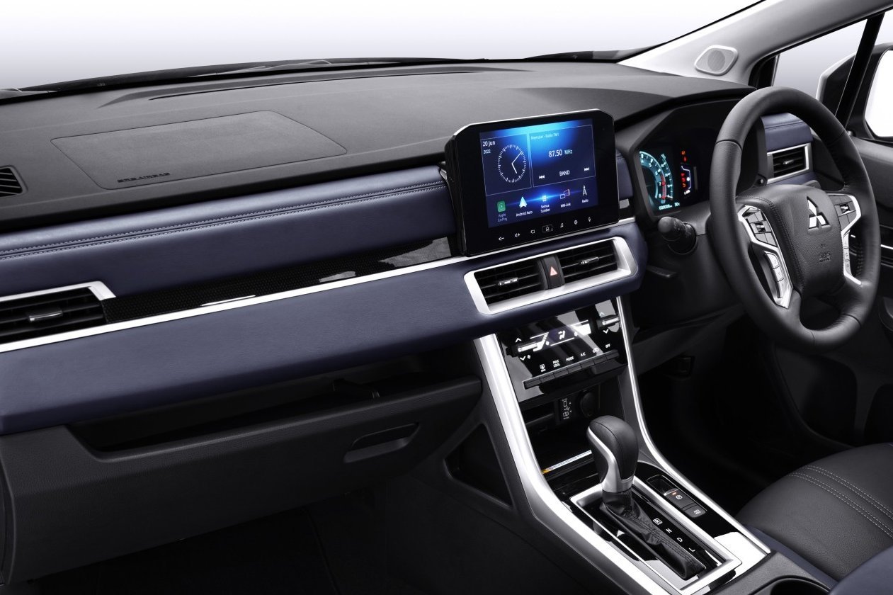 Interior New Xpander Cross 2022