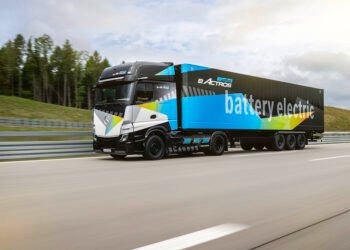 Mercedes-Benz eActros LongHaul