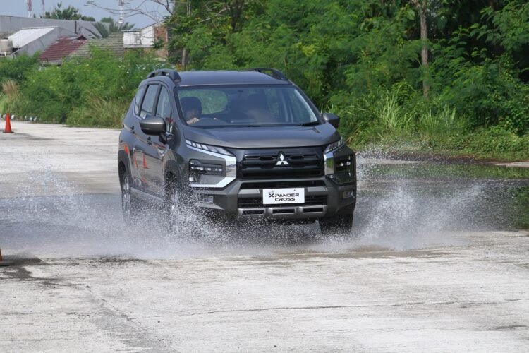 new mitsubishi xpander cross
