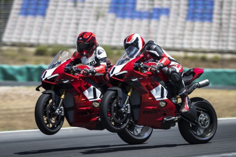 new ducati panigale v4 r