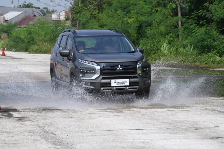 Penjualan Mobil Mitsubishi September