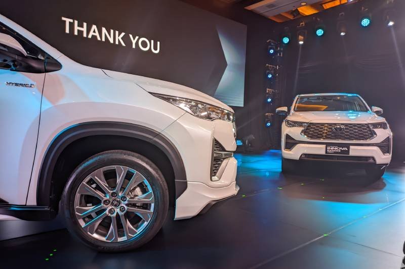Kijang Innova Zenix