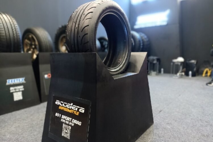 Accelera 651 Sport Drag