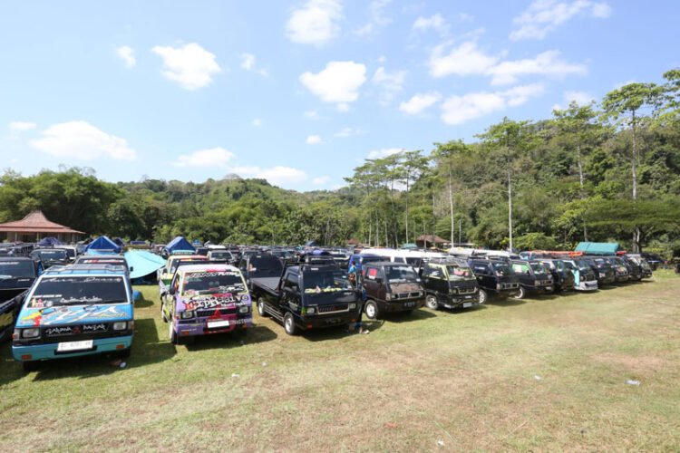 Mitsubishi L300