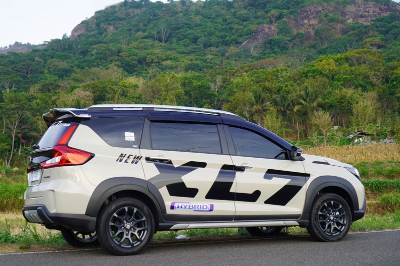 Suzuki XL7 Hybrid