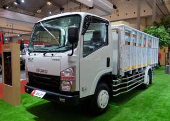 Penjualan Isuzu ELF