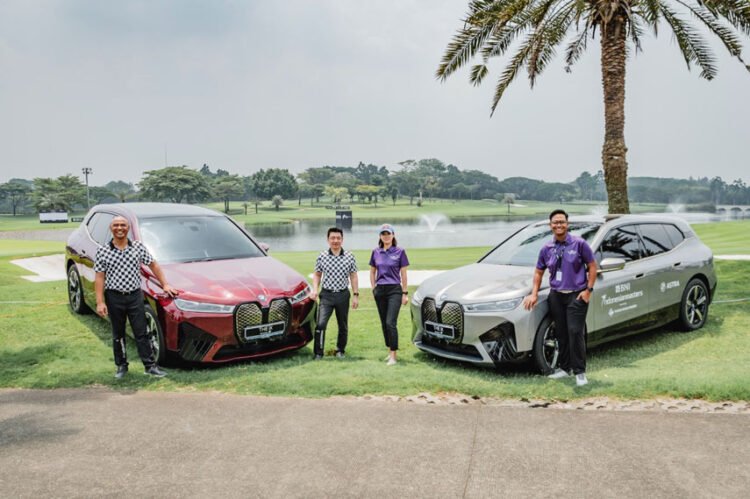penyerahan BMW iX untuk turnamen Indonesian Masters 2023