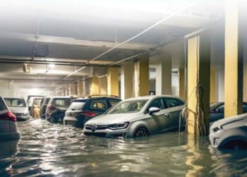 Mobil Terendam Banjir