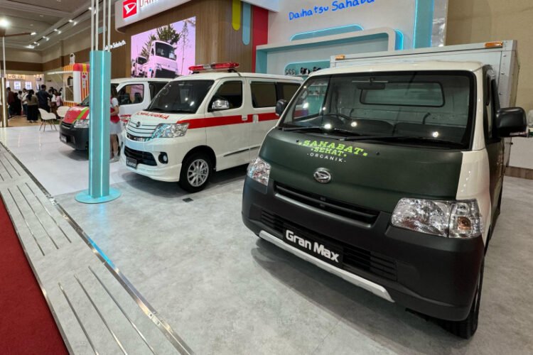 Kendaraan niaga GranMax tebar pesona di GIICOMVEC 2024