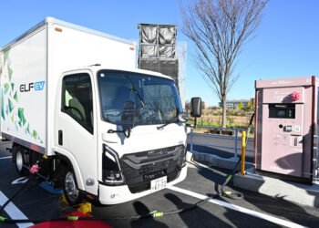 Isuzu Elf EV