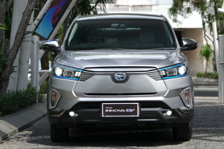 Toyota Kijang Innova EV