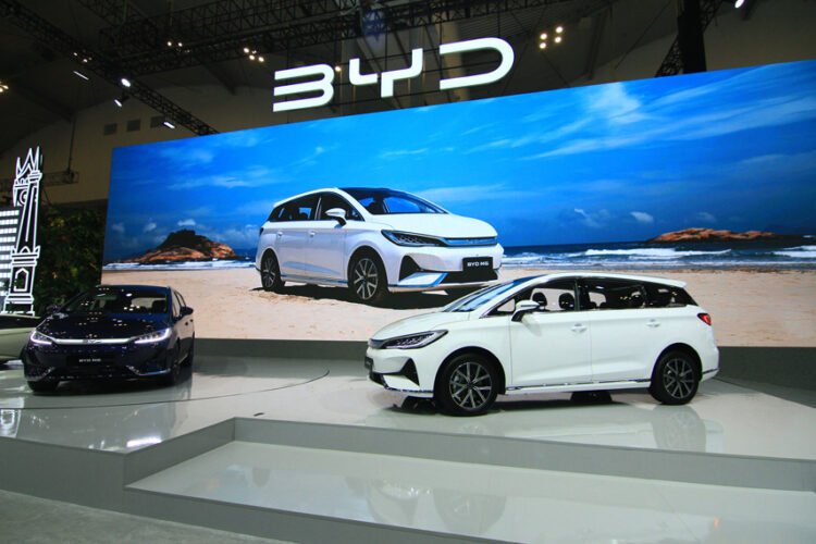 BYD M6 MPV elektrik pertama di Indonesia