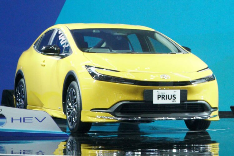 TOYOTA PRIUS HYBRID