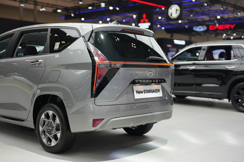 Eksterior belakang MPV entry-level Hyundai STARGAZER