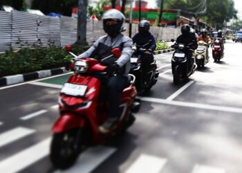 Mendahului kendaraan lain