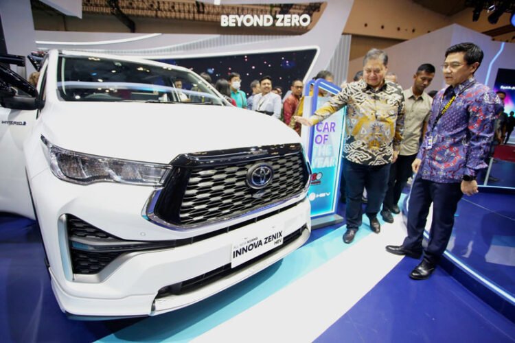 Kijang Innova Zenix Hybrid