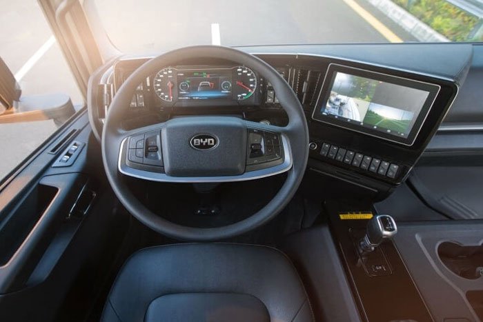 Truk Listrik BYD ETH8 Interior