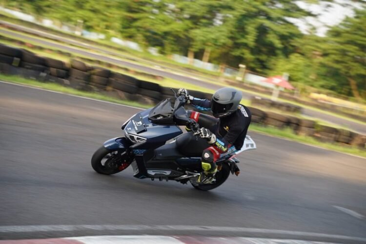 Balap Motor Listrik Profesional