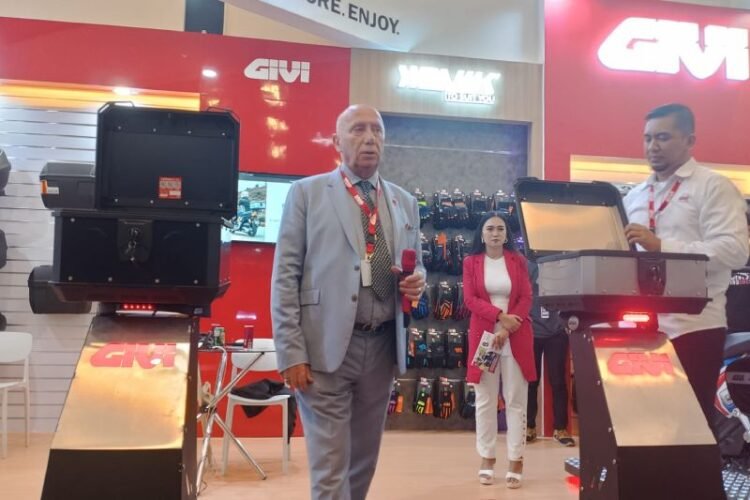 Di IMOS 2024 box motor GIVI luncurkan produk baru