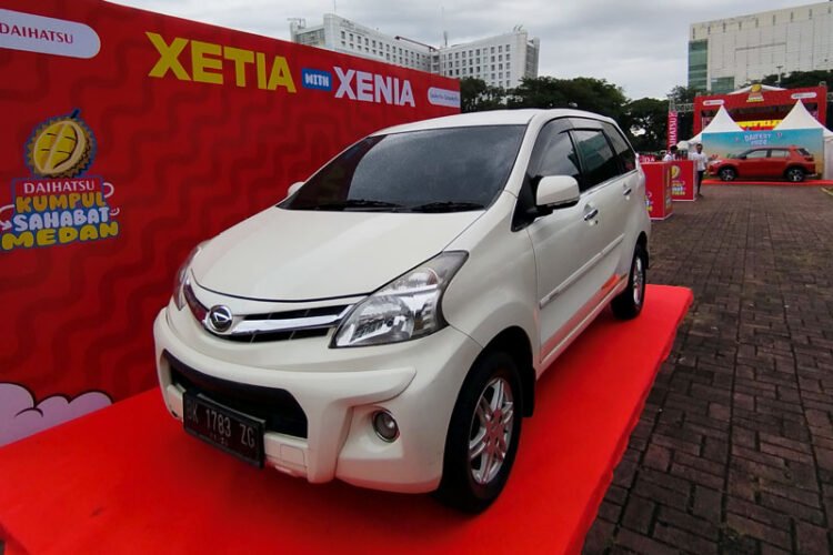 Xetia with Xenia
