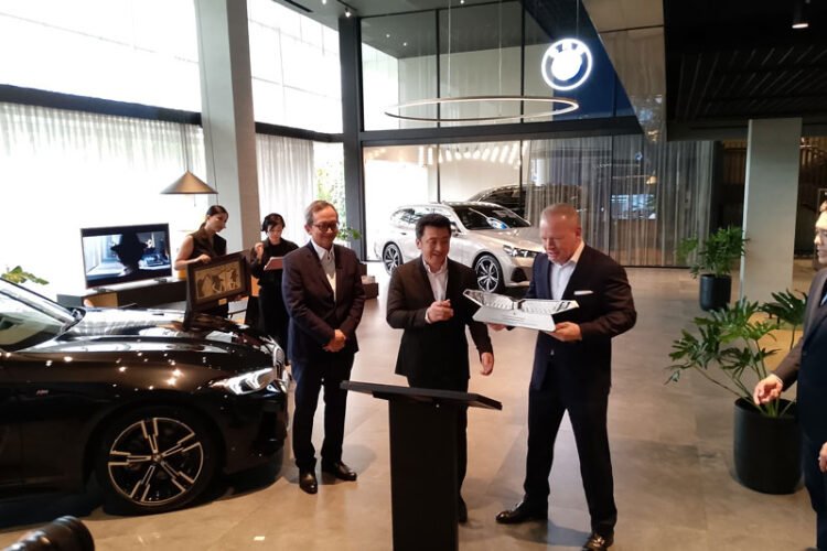 BMW Astra Cilandak