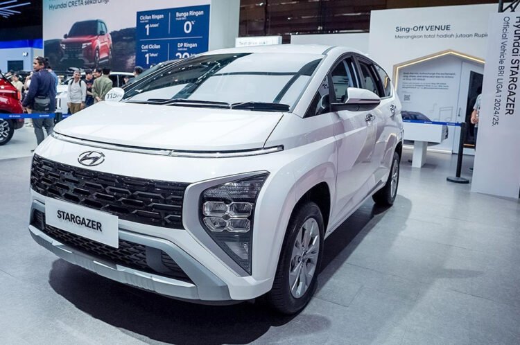 Hyundai Stargazer Essential Tech dengan fitur smartsense
