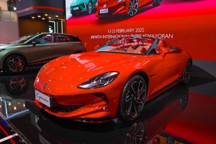 Mobil Listrik MG Tebar Pesona di IIMS 2025