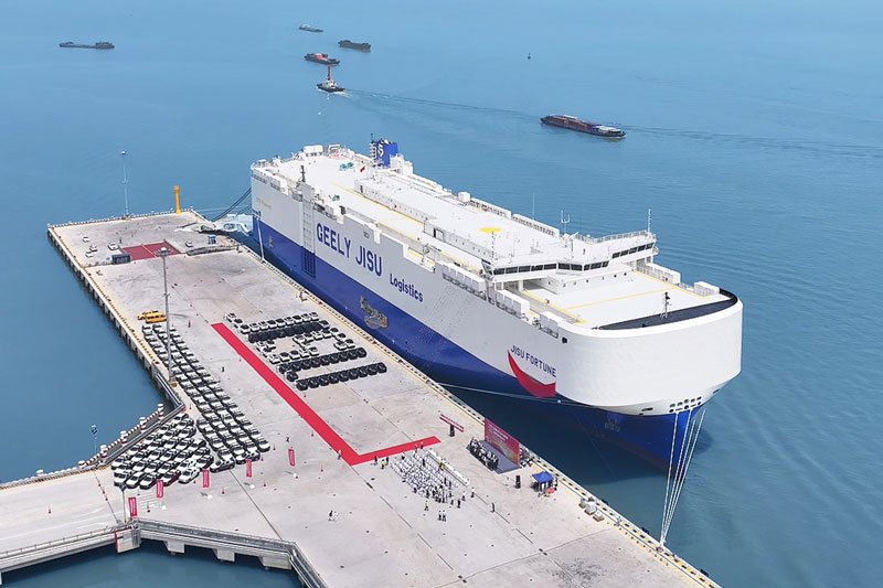 Kapal Geely JISU Fortune