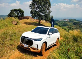 Jaecoo J8 AWD kendaraan SUV berperforma tangguh dan nyaman untuk segala medan