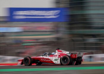 Tim Formula E Nissan