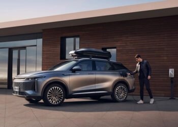 Omoda C9 PHEV