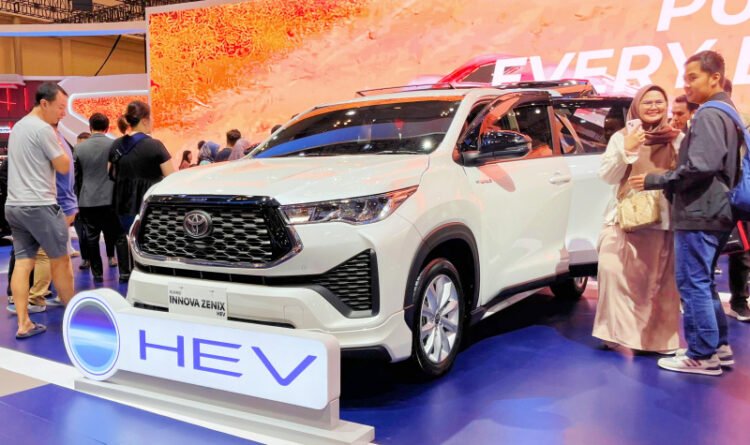 Kijang Innova Zenix Hybrid