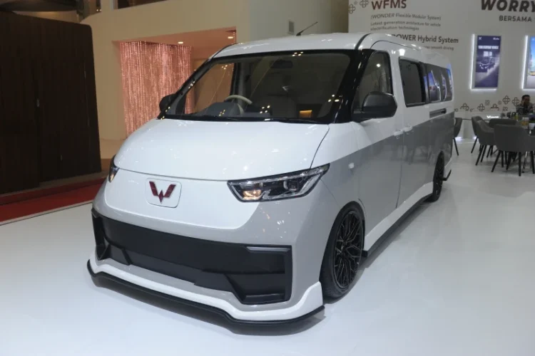 Wuling Mitra EV VIP Concept