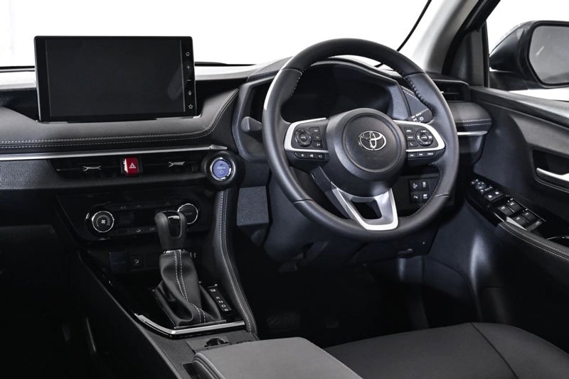 TOYOTA YARIS HYBRID INTERIOR