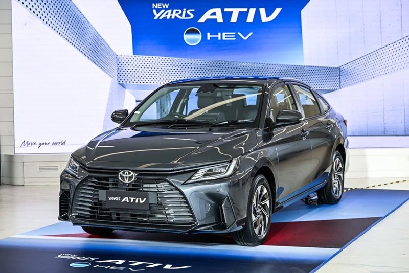 TOYOTA YARIS HYBRID