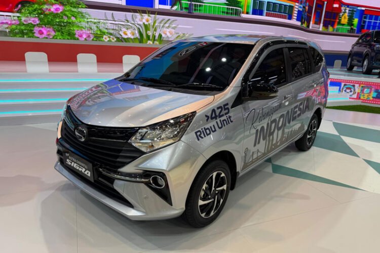 New Daihatsu Sigra Deluxe