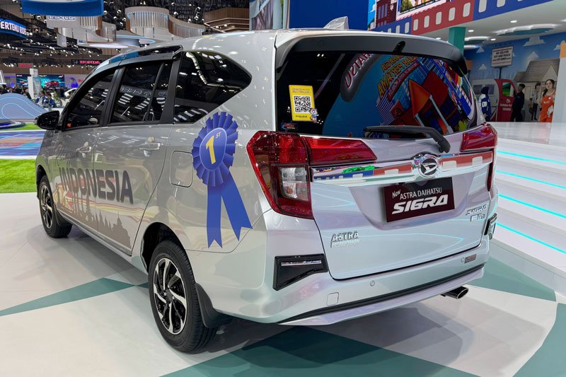 Daihatsu Sigra Deluxe