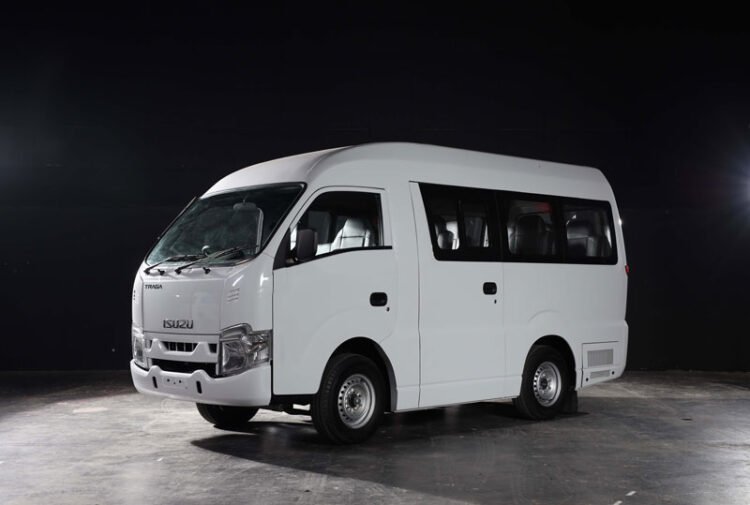 Isuzu Traga Bus