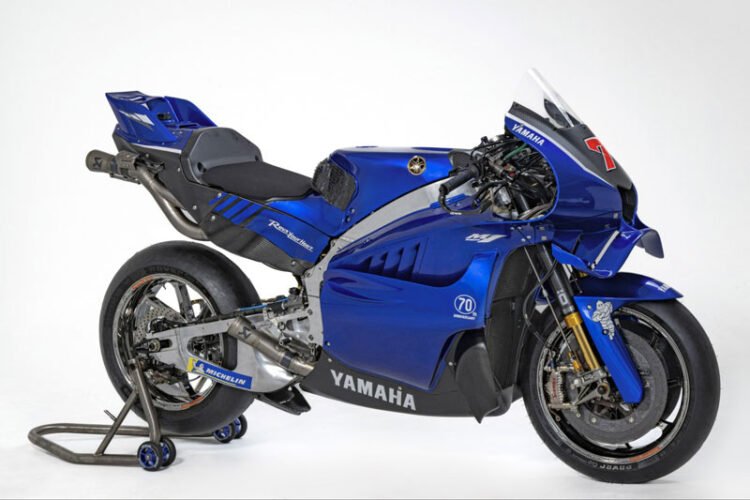 Yamaha M1 V4