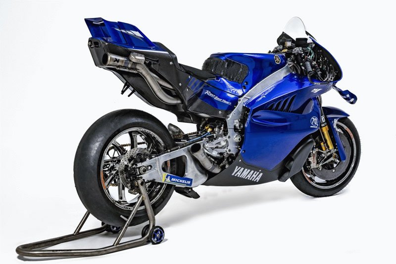 Yamaha M1 V4