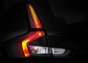 Suzuki New XL7 HYBRID ALPHA KURO