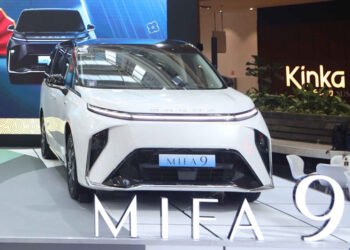 GrabExecutive Maxus Mifa 9