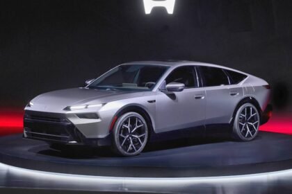 Honda Hybrid Sedan Prototype