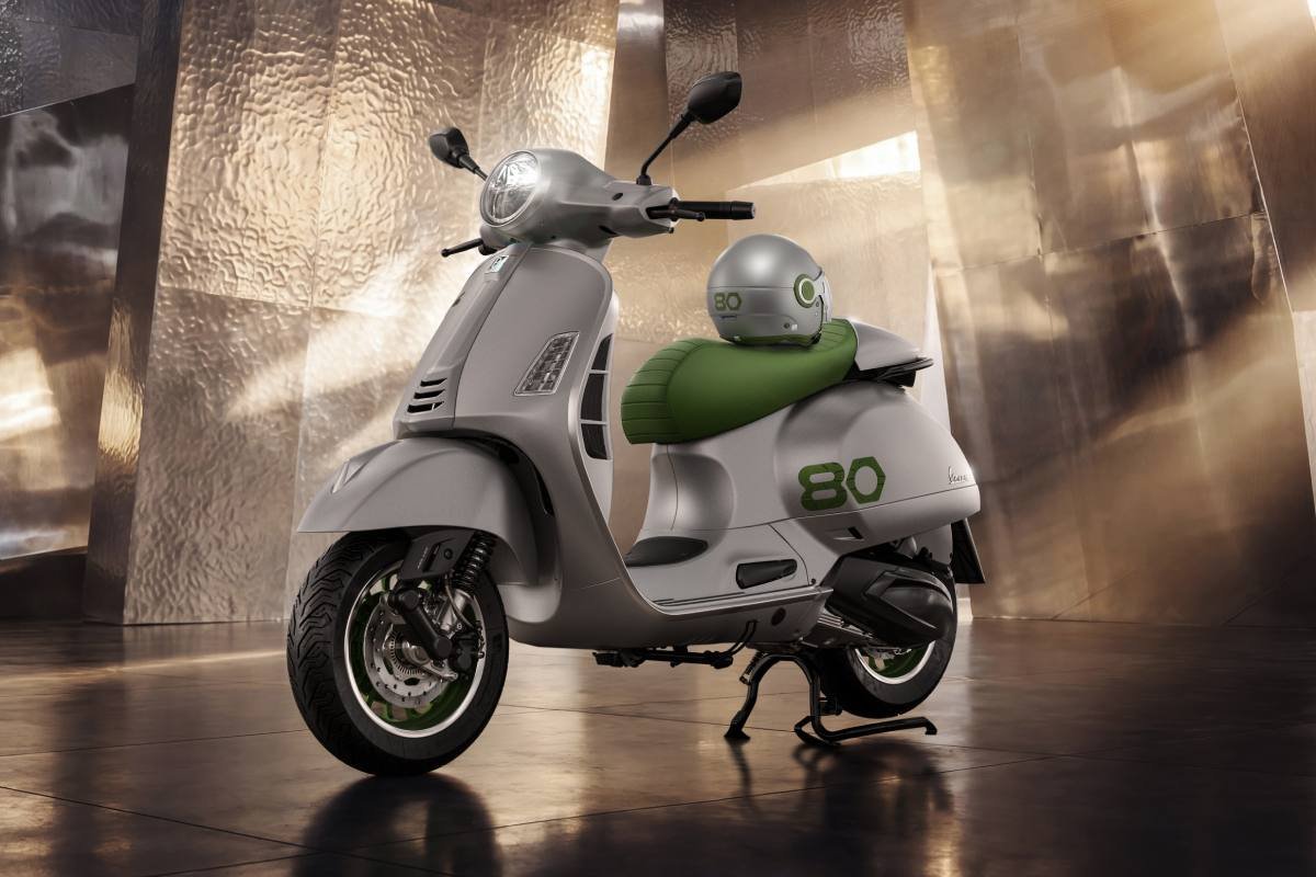 Vespa Edizione Ottantesimo